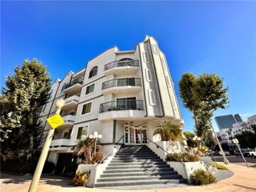 Fabulous Newly Listed Oaks at Sepulveda Condominium Located at 4401 Sepulveda Boulevard #207