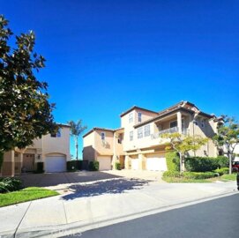 6412 Terraza Portico Photo