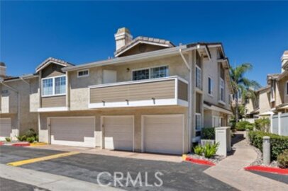 Stunning Newly Listed The Lakes Townhouse Located at 10220 Palm Glen Drive #78