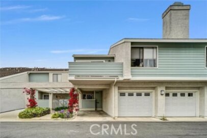 Elegant Newly Listed Windwood Townhomes Condominium Located at 401 Deerfield Avenue #84
