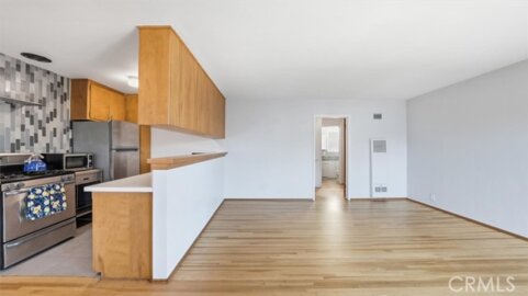 1020 E 2nd Street #10 Photo