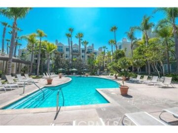 Charming Newly Listed The Metropolitan Condominium Located at 2233 Martin #311