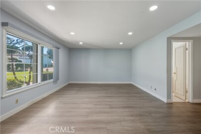 3500 W Manchester #450 Photo