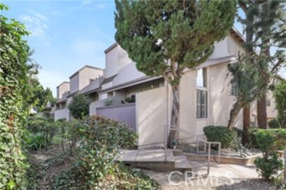 Delightful Oak Pointe Townhouse Located at 15165 Magnolia Boulevard #F was Just Sold