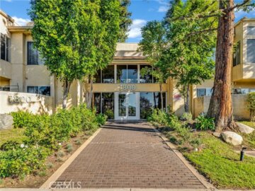 7800 Topanga Boulevard #216 Photo