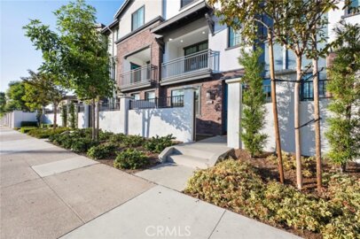 8887 Orangethorpe Photo