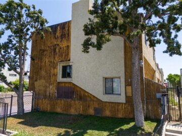 9004 Willis Avenue #8 Photo