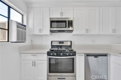18530 Hatteras Street #209 Photo