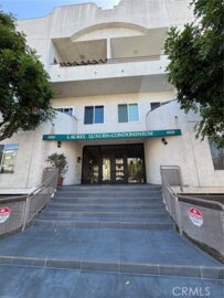 6828 Laurel Canyon Boulevard #211 Photo