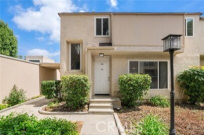 Marvelous Newly Listed Tarzana Oaks Condominium Located at 5642 Etiwanda Avenue #3