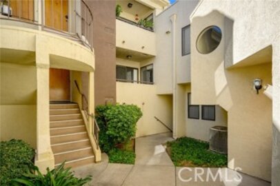 Elegant Newly Listed Northpointe Villas Condominium Located at 13825 Beaver Street #35
