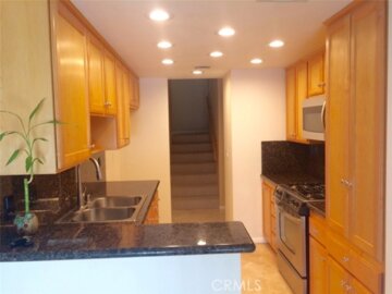5800 Owensmouth Avenue #26 Photo