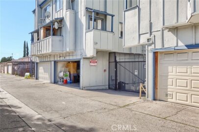 9332 Van Nuys #69 Photo