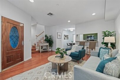 Terrific Newly Listed Bixby Knolls Estates Townhouse Located at 3536 Linden #6
