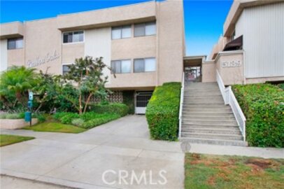 Terrific Balboa Oaks Condominium Located at 5139 Balboa Boulevard #102 was Just Sold