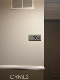 Lovely Newly Listed Westknoll Plaza Condominium Located at 637 N West Knoll Drive #204