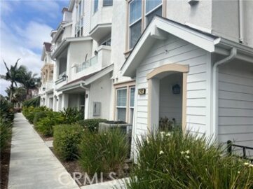Lovely Harbor Cliff Townhouse Located at 815 Harbor Cliff Way #242 was Just Sold