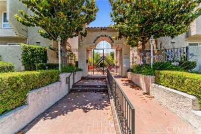 5401 Zelzah #114 Photo