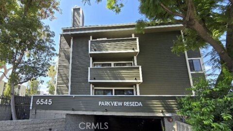6545 Reseda Boulevard #3 Photo