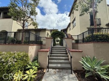 Elegant Lombard Court Condominium Located at 24 Vintage was Just Sold