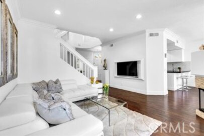 Elegant Stoney Pointe Townhouse Located at 122 Stoney Pointe was Just Sold