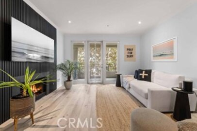 Beautiful Newly Listed The Metropolitan Condominium Located at 2233 Martin #212