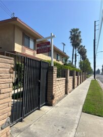 8792 Valley View #B Photo