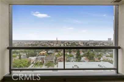 Splendid Newly Listed Park Wilshire Condominium Located at 10724 Wilshire Boulevard #1010