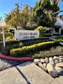 Splendid Studio Village Townhouse Located at 11842 Moorpark Street #D was Just Sold