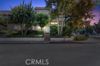 Extraordinary Newly Listed Oak Pointe Condominium Located at 15133 Magnolia #E