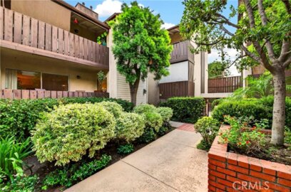 15020 Victory Boulevard #104 Photo