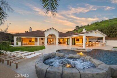 45090 Via Tornado Photo