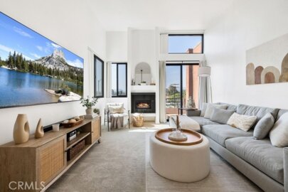 7826 Topanga Canyon Boulevard #301 Photo