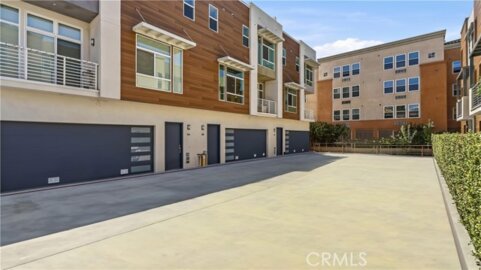 15 S Chapel Avenue #B Photo