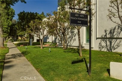 4331 W Sarah Street #10 Photo