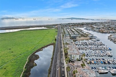 4165 Warner #205 Photo