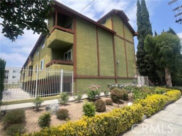 Terrific Newly Listed Los Tarzanas Condominium Located at 6155 Reseda Boulevard #9