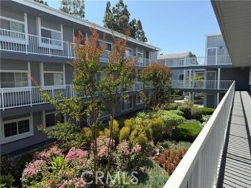 Beautiful Newly Listed Harbor Gate Condominium Located at 1410 Brett #337