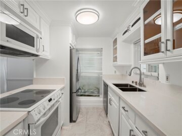 18411 Hatteras Street #138 Photo