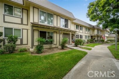 Gorgeous Newly Listed Tanglewood North Townhouse Located at 4046 Via Encinas