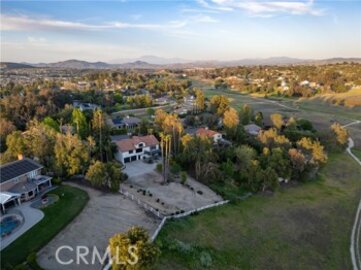 Spectacular Meadowview Single Family Residence Located at 30145 Via Norte was Just Sold