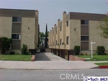 Extraordinary 423 Thompson Ave Townhouse Located at 427 Thompson #5 was Just Sold