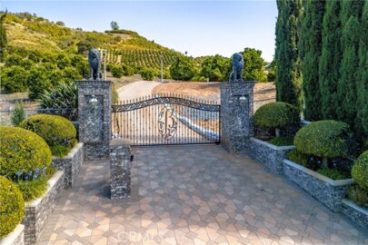 46856 El Prado Photo