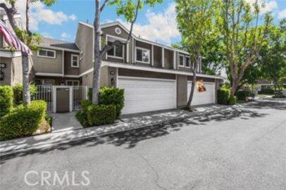 Stunning Glenwood Park Townhouse Located at 22 Silveroak was Just Sold