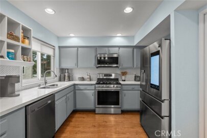 19540 Sherman Way #602 Photo