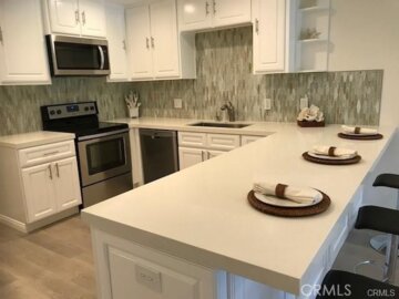 100 Scholz Plaza Ph1 Photo