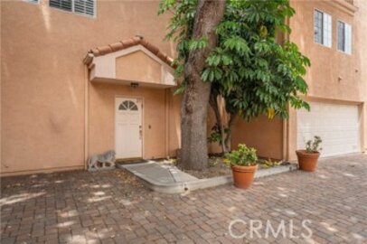 Spectacular Four Oaks Townhouse Located at 5200 White Oak Avenue #21 was Just Sold