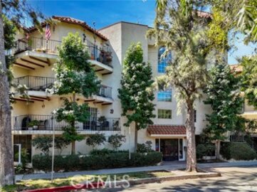 Stunning Newly Listed L'Mirage Condominium Located at 4249 Longridge Avenue #102