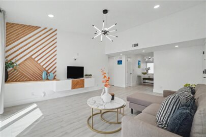20897 Serrano Creek Photo