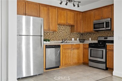 6938 Laurel Canyon Boulevard #304 Photo